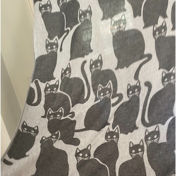 Cat’s Meow Wrap Towel Black + White Loom Weave Organic Cotton Hand Tied Tassels - Picture 15 of 15